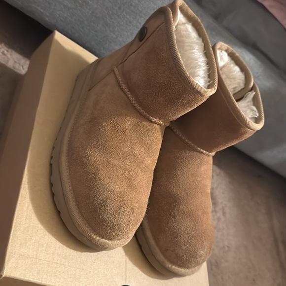 UGG Jona Chestnut boots size 2 - Picture 5 of 5